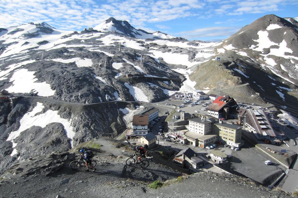 Rifugio Garibaldi Hotel Passo Stelvio Exterior photo